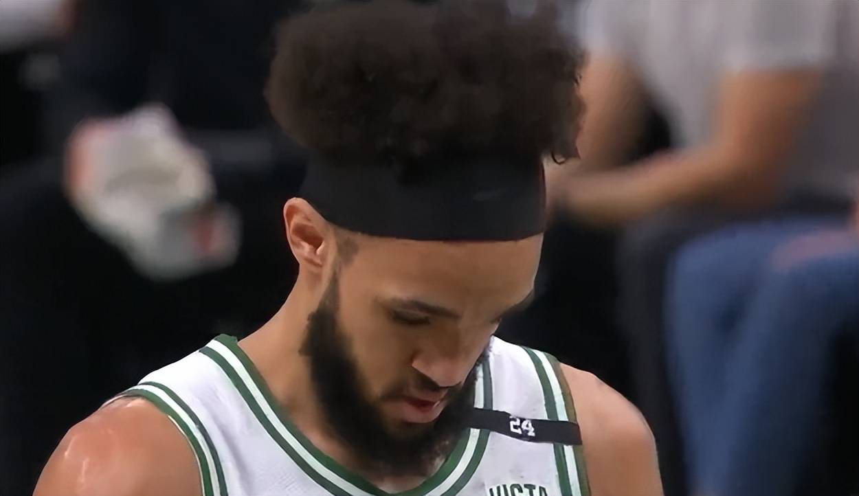 爱游戏平台-关于字母哥与90激战德国队分钟，持续失利胜负难料！，C罗焦点对战观众掌声雷动的信息