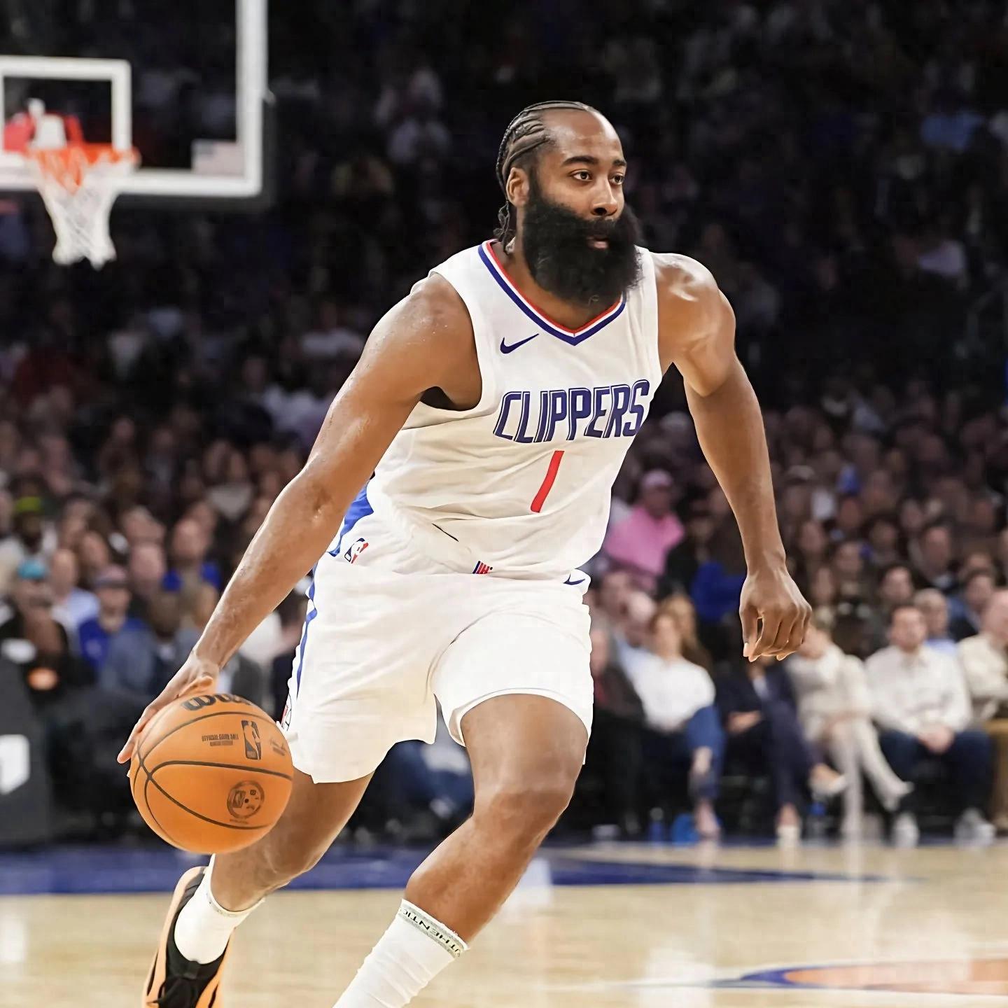 爱游戏首页-关于哈登重返赛场，大比分获胜首场状态出色，西班牙队观众沸腾！全场沸腾不已的信息