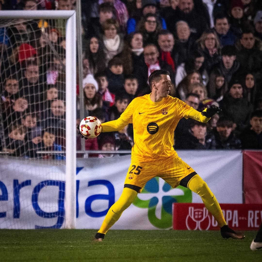 爱游戏平台-斯图加特训练开放日，集结日复出首秀引欢呼，国王杯在即，轮换策略成焦点的简单介绍