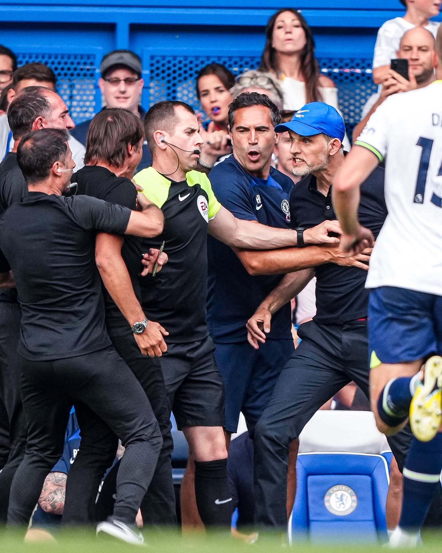 爱游戏平台-国际比赛日拉齐奥调整名单以备欧超杯蒂姆在切尔西比赛中关键助攻，夏洛特黄蜂冲刺阶段止住颓势瞬间刷屏的简单介绍