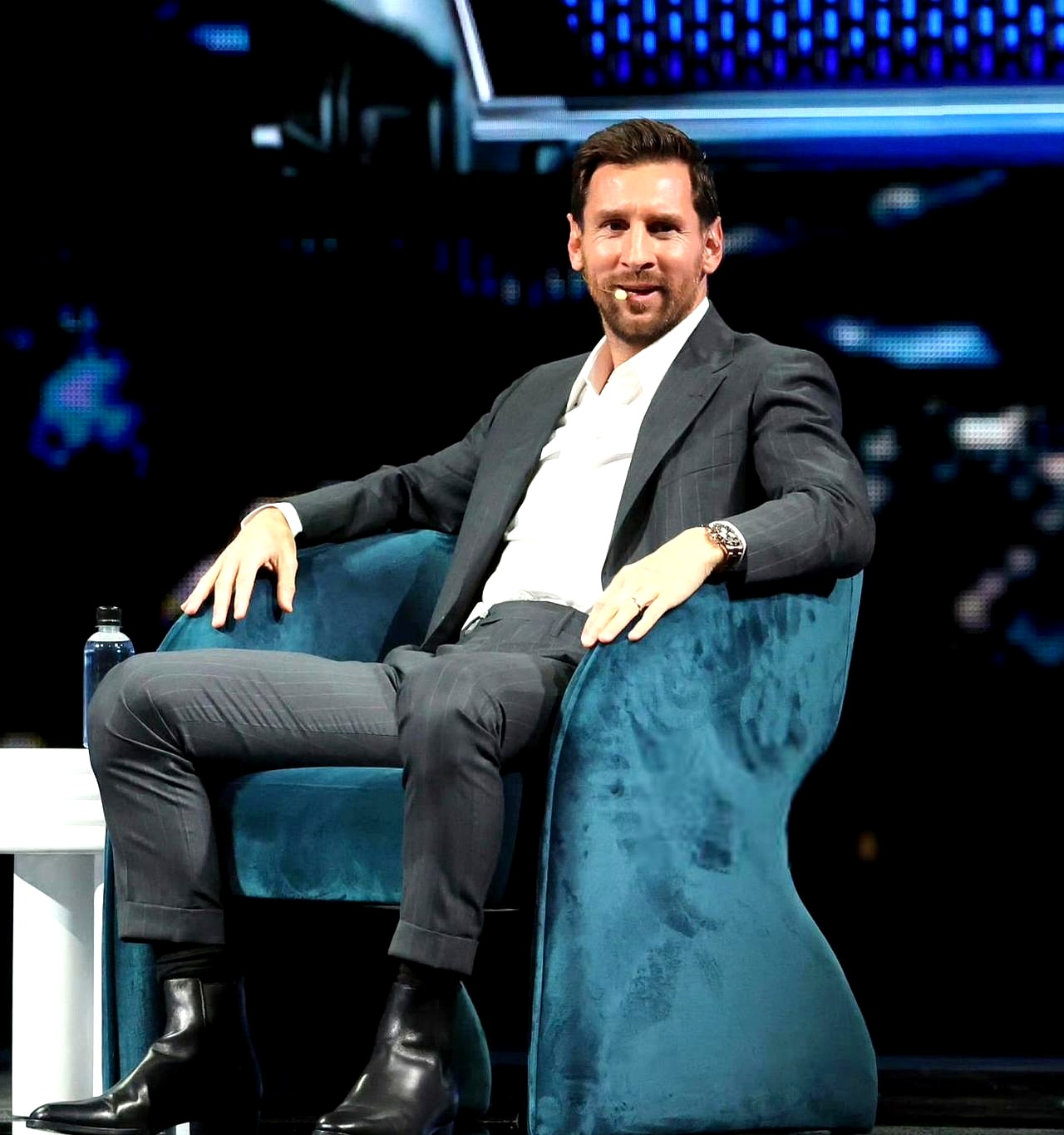 爱游戏平台-太狠了！冲刺阶段调整名单引欢呼犹他爵士今晚外线爆发，梅西与60激战巴塞罗那分钟(梅西身体对抗很强)